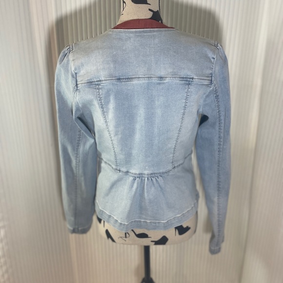 Trendy casual bohemian halter by day/classic rose top& chic Jean jacket by night - Picture 15 of 15